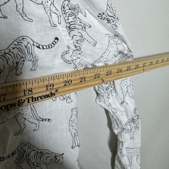 Rails Women’s Small Linen‎ Blend Button Down Shirt White Tiger Print Casual - Picture 2 of 9